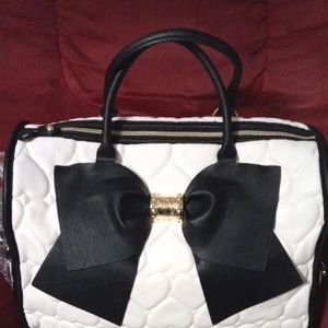 BETSEY JOHNSON BIG BOW WEEKENDER